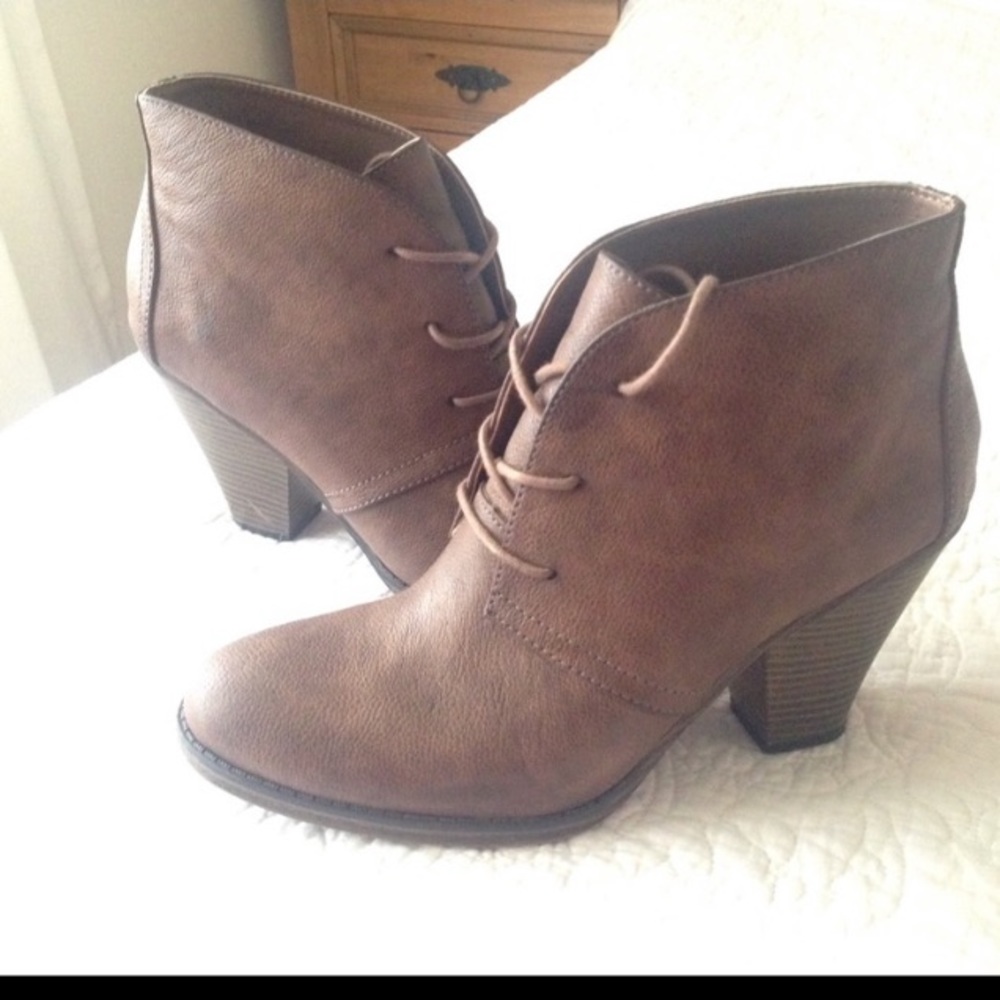 Mia brown booties
